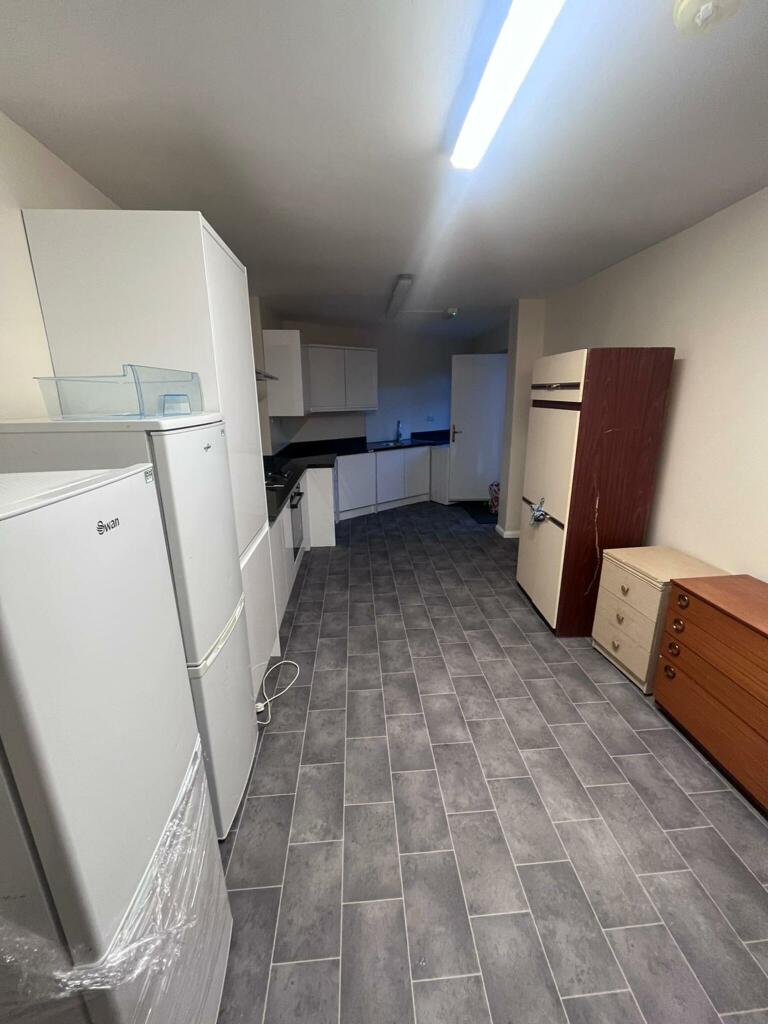 Additional property image - 1 Room Available In Flat Above Holly Bank Rd, B13 0RJ