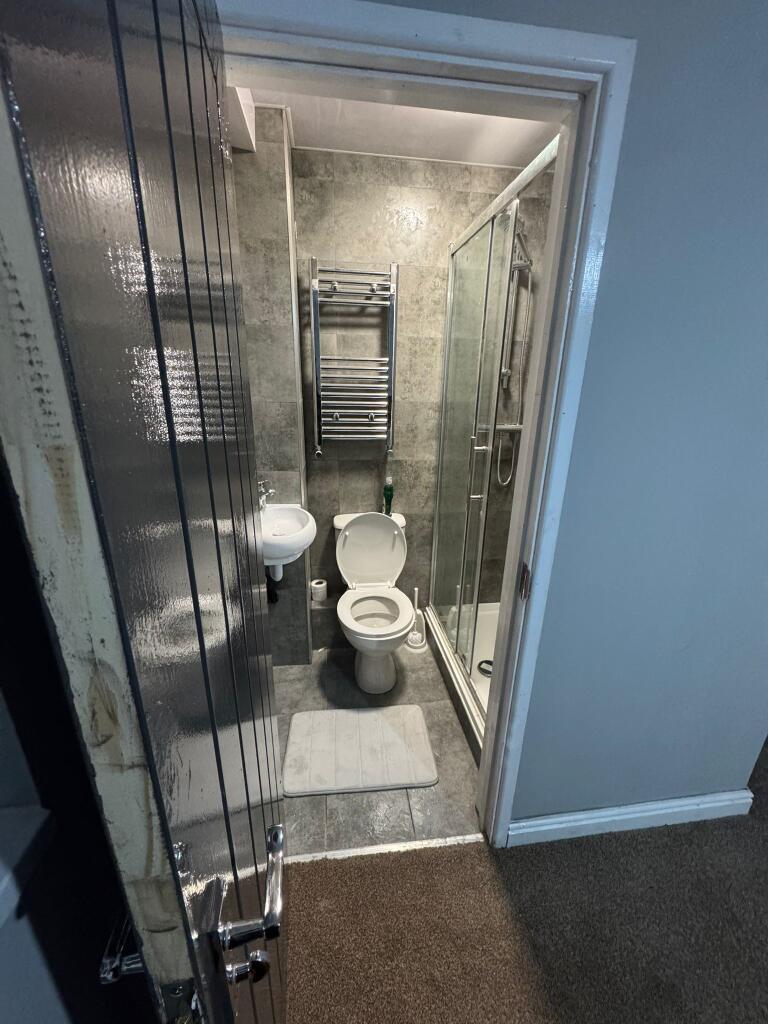 Additional property image - 2 Rooms available in Rednal, Bishop Close, B45 0LS