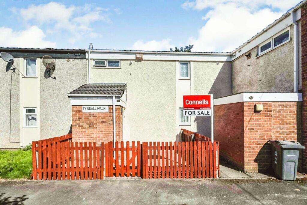 Main image of property: Double Room Available, Tyndall Walk, Woodgate, B32