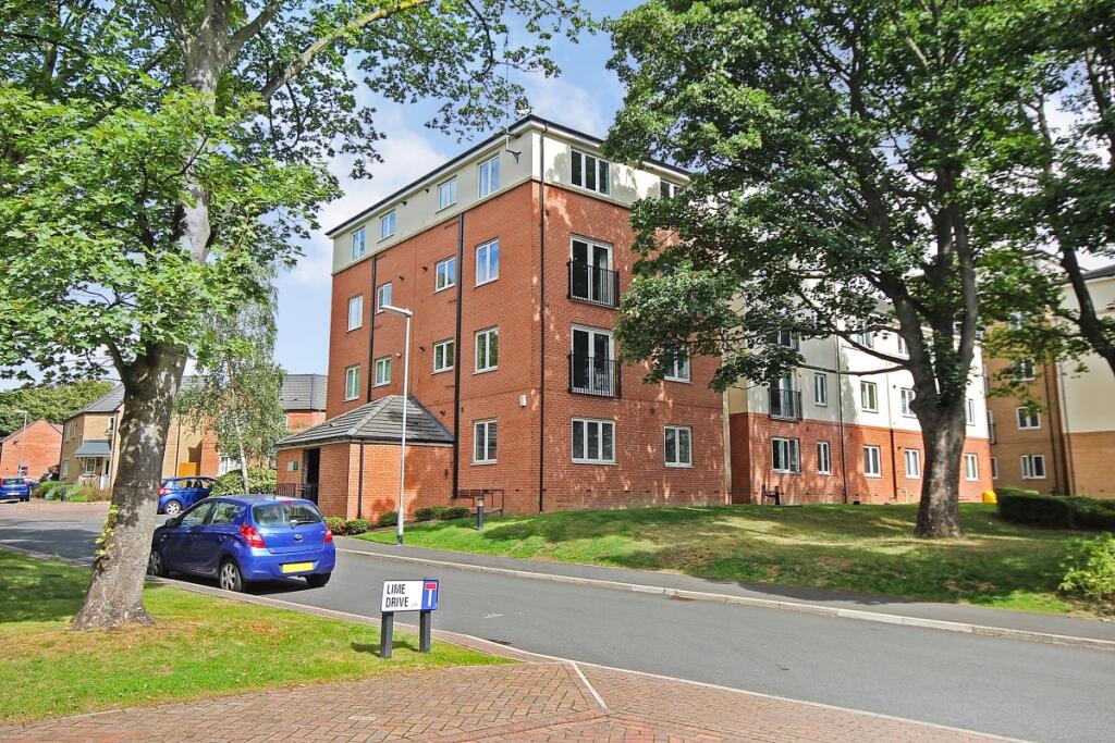 2 bedroom flat for rent in Ash Court, Leeds, LS14
