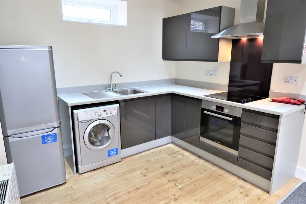 Main image of property: 7 High Street, Maidenhead