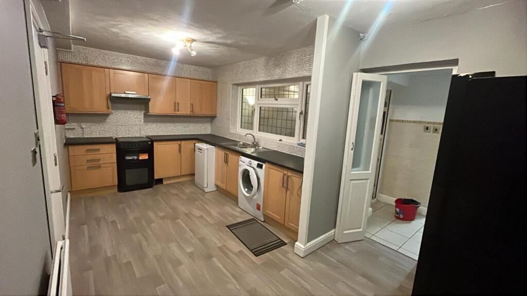 Main image of property: Portnoi Close, Romford, RM1 4AP