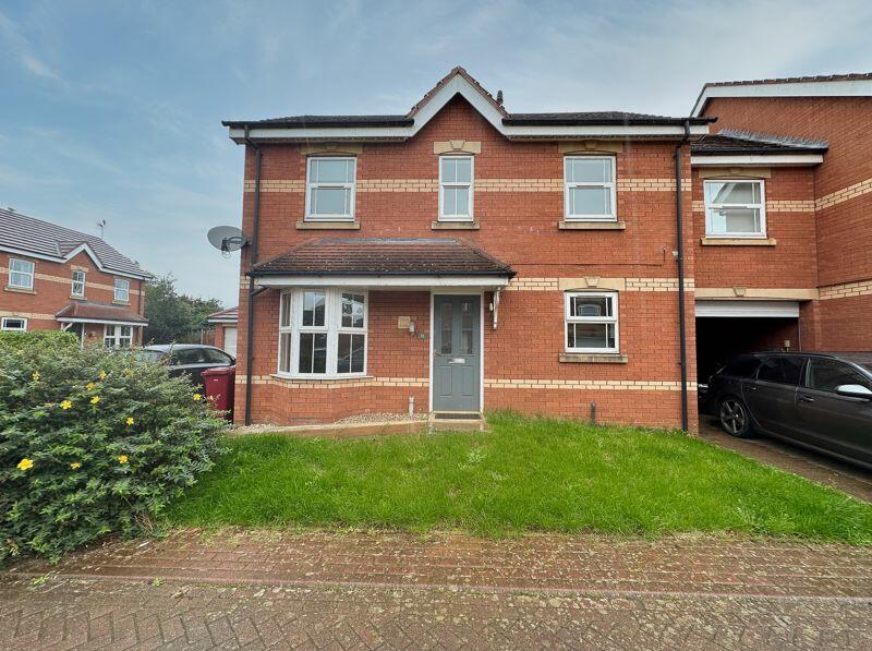 4 bedroom detached house for sale in Laurel Way, Scunthorpe, DN16