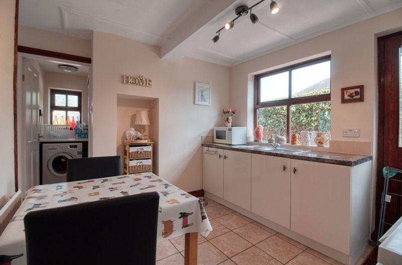 4 bedroom detached house for sale in Wharf Road, Crowle, DN17