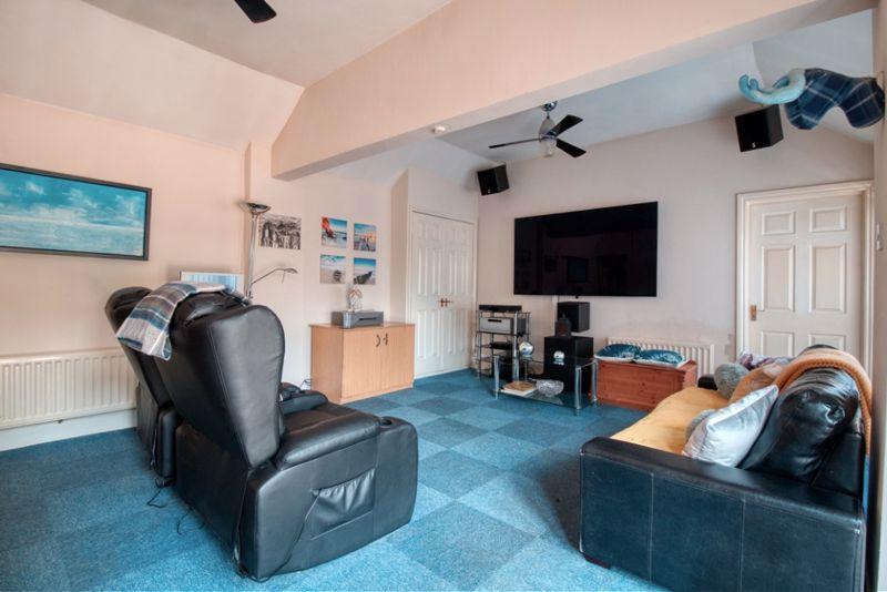 4 bedroom detached house for sale in Wharf Road, Crowle, DN17