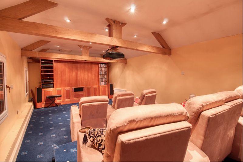 4 bedroom detached house for sale in Wharf Road, Crowle, DN17