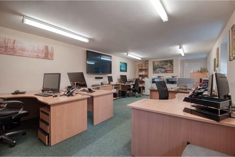 4 bedroom detached house for sale in Wharf Road, Crowle, DN17