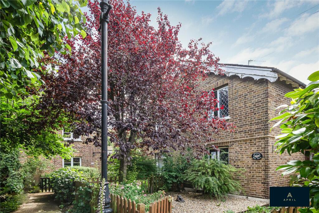 Main image of property: Eden Grove, London, E17