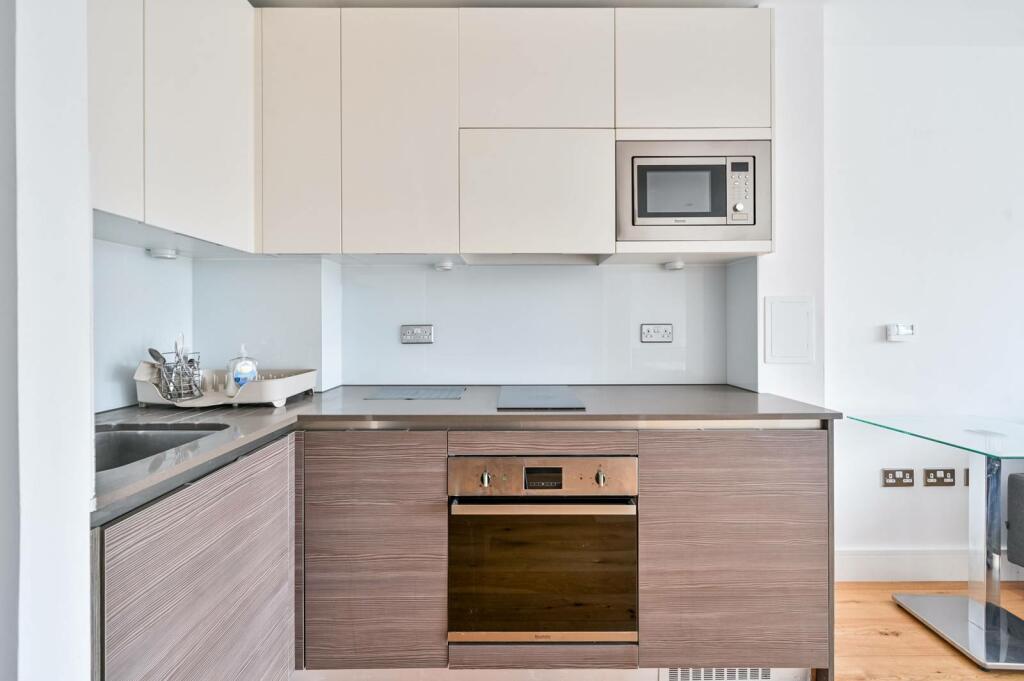 Studio flat for sale in Molesworth Street, Lewisham, London, SE13