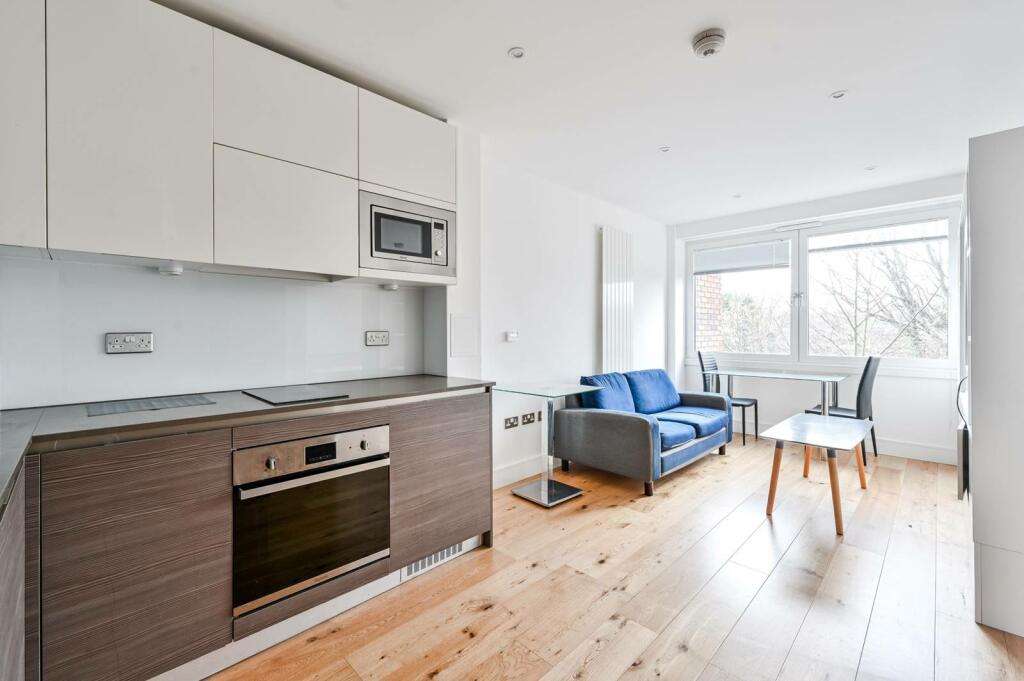 Studio flat for sale in Molesworth Street, Lewisham, London, SE13