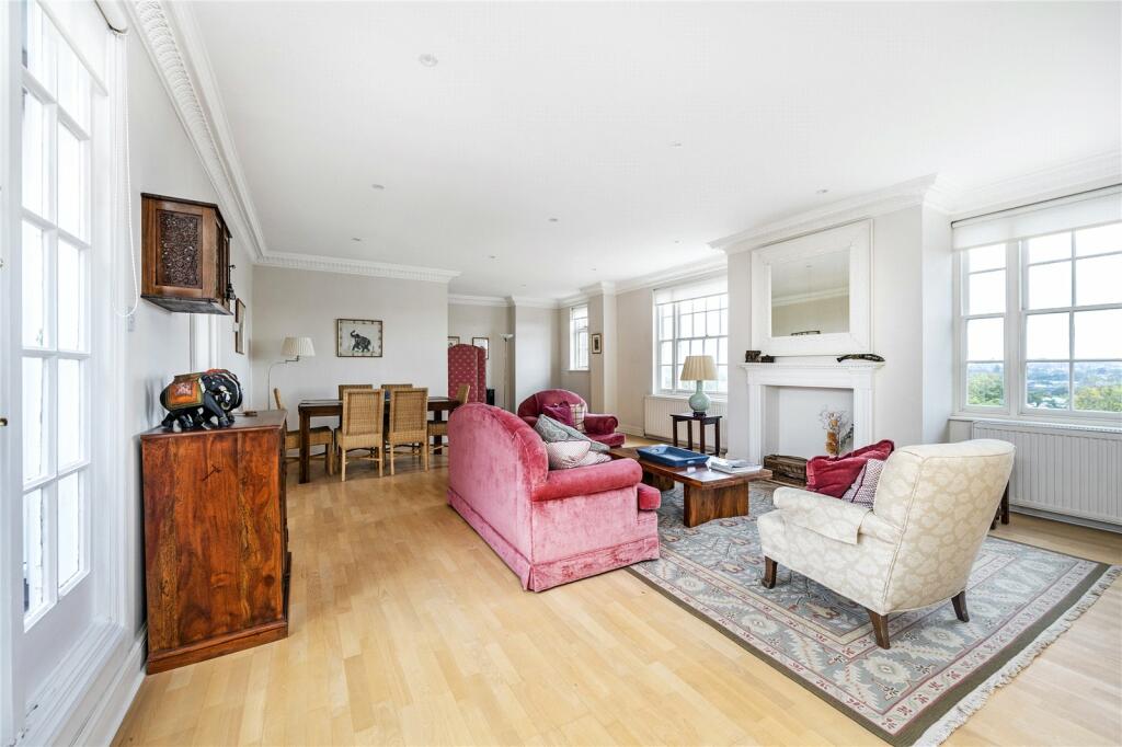 2 bedroom apartment for sale in Apsley House, Finchley Road, St John's