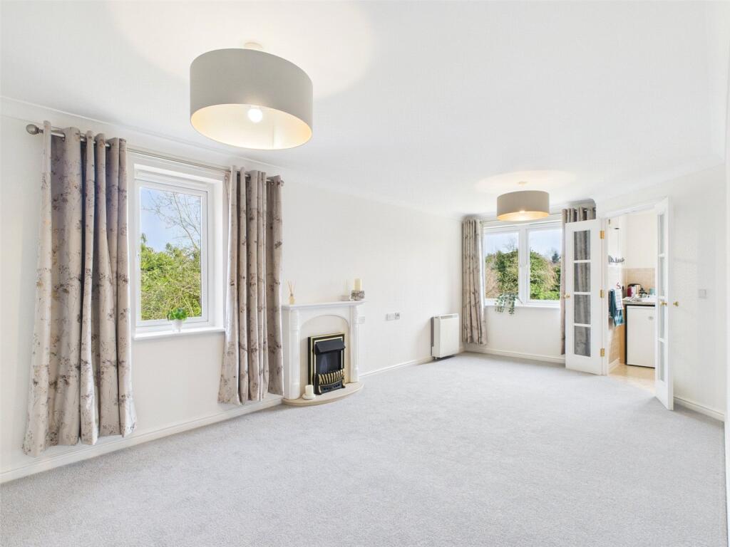 Main image of property: Reading Road, Winnersh, Wokingham, Berkshire, RG41