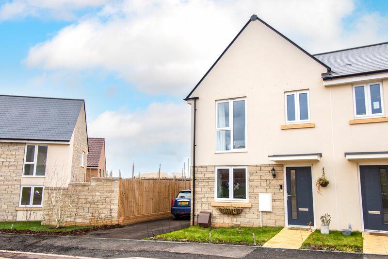 3 bedroom semidetached house for sale in Tanner Road, Banwell AS NEW