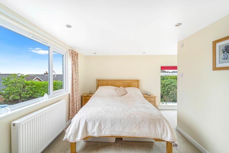 Additional property image - Cliff Road, Worlebury - FABULOUS GARDEN