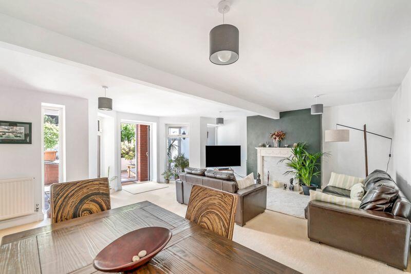 Additional property image - Shrubbery Avenue, Weston super Mare - 3 BED/2BATH + GARDEN - NO CHAIN