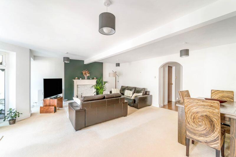 Additional property image - Shrubbery Avenue, Weston super Mare - 3 BED/2BATH + GARDEN - NO CHAIN
