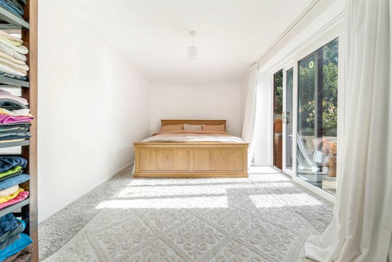 Additional property image - Shrubbery Avenue, Weston super Mare - 3 BED/2BATH + GARDEN - NO CHAIN