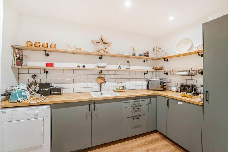 Additional property image - Locking Road, Worle - VERY IMPRESSIVE HOME