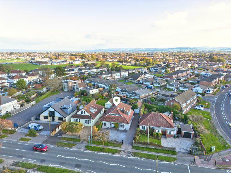 Additional property image - Locking Road, Worle - VERY IMPRESSIVE HOME