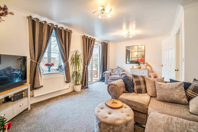 Additional property image - Griffen Road, Weston Village - 4 BEDS/2 BATHS