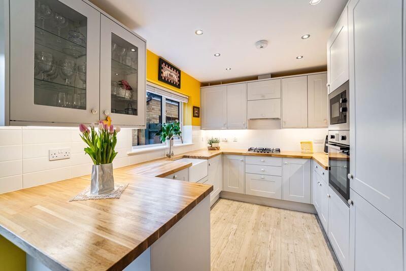 Additional property image - Bowen Road, Locking Parklands - HIGH STANDARD HOME