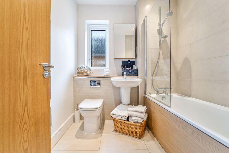 Additional property image - Bowen Road, Locking Parklands - HIGH STANDARD HOME