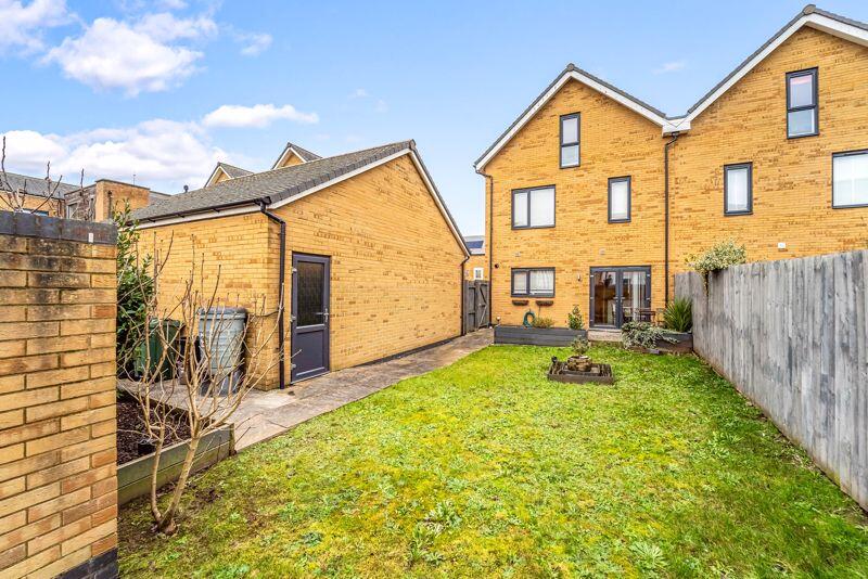 Additional property image - Bowen Road, Locking Parklands - HIGH STANDARD HOME