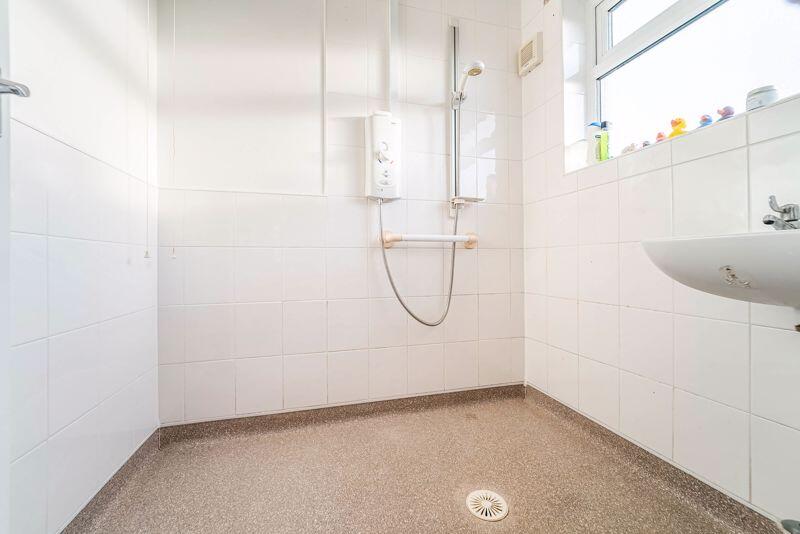 Additional property image - Pilgrims Way, Worle - SUPERB CONDITION