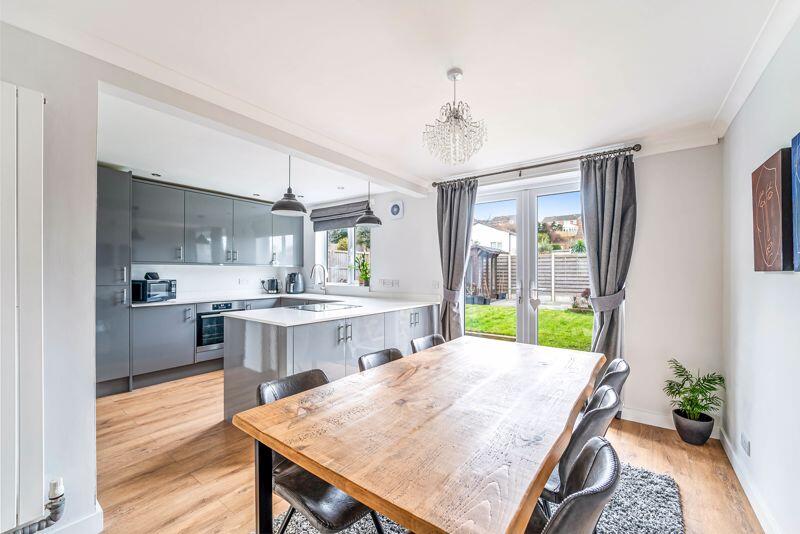 Additional property image - Pendlesham Gardens, Milton - TOP LOCATION