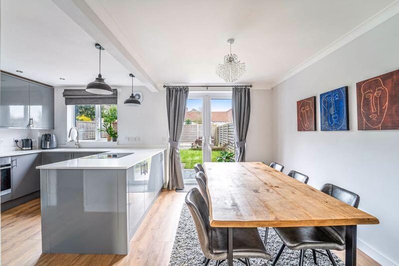 Additional property image - Pendlesham Gardens, Milton - TOP LOCATION