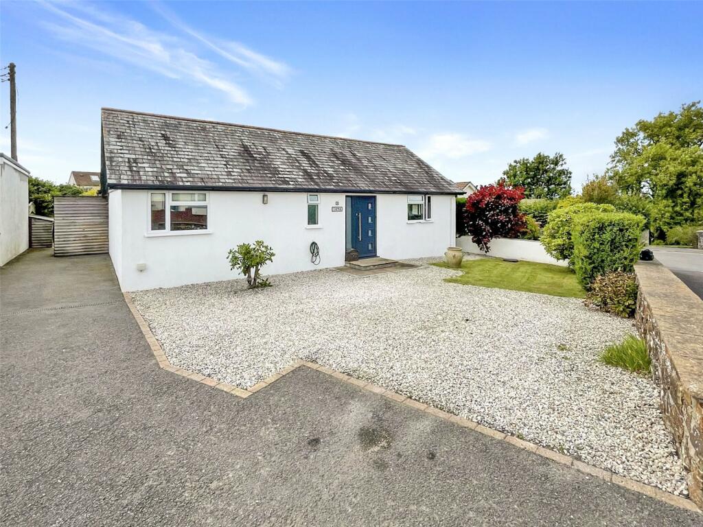 4 bedroom bungalow for sale in Park Close, Holsworthy, Devon, EX22