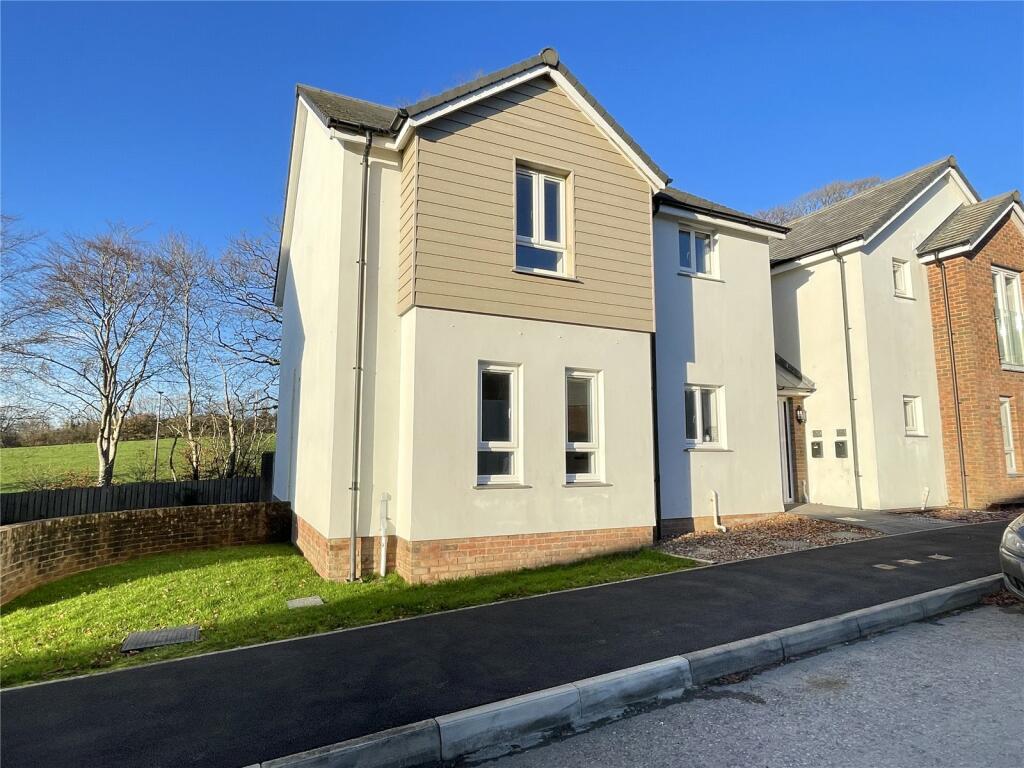 2 bedroom apartment for sale in Brooks Avenue, Holsworthy, Devon, EX22