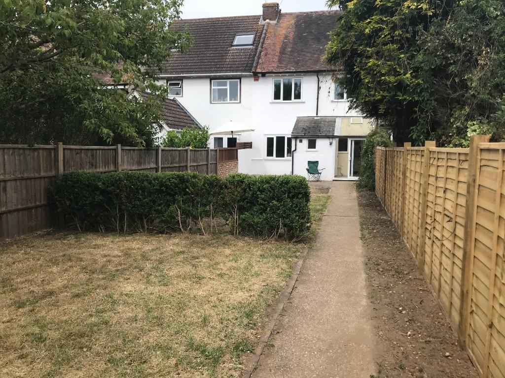 3 bedroom terraced house for rent in Hythe Road, Willesborough, Ashford