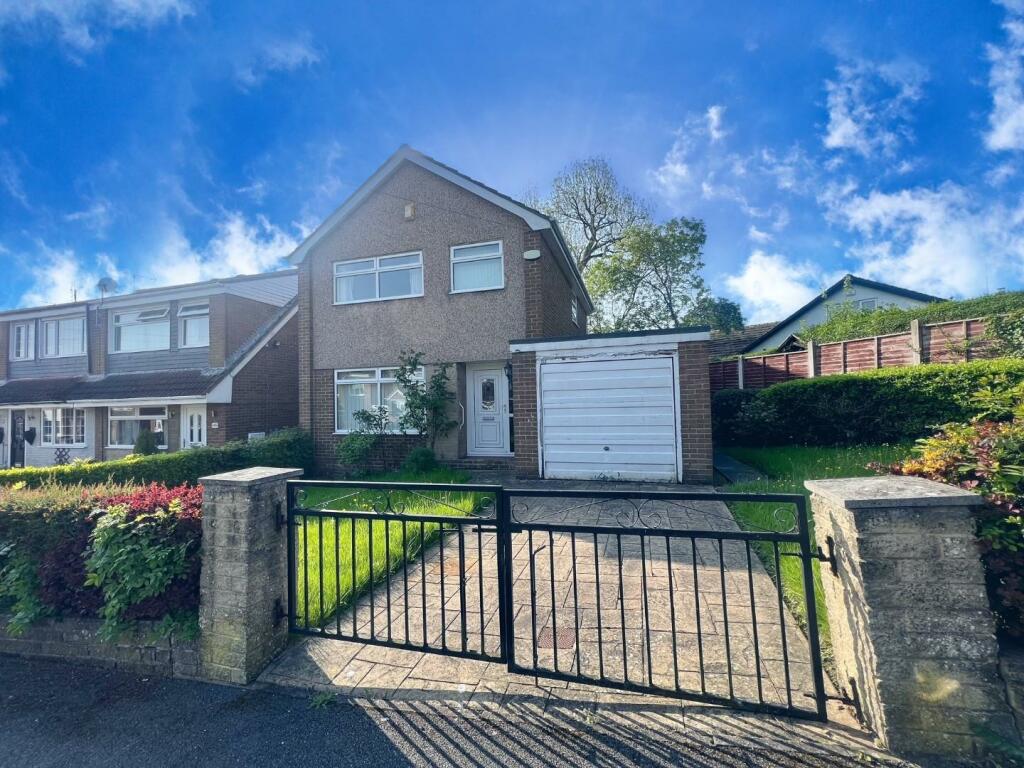 3 bedroom detached house for sale in Livingstone Road, Chapeltown, Sheffield, S35