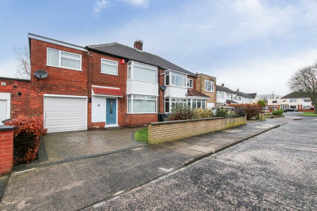 4 bedroom semidetached house for sale in Northfield Drive, West Moor, NE12