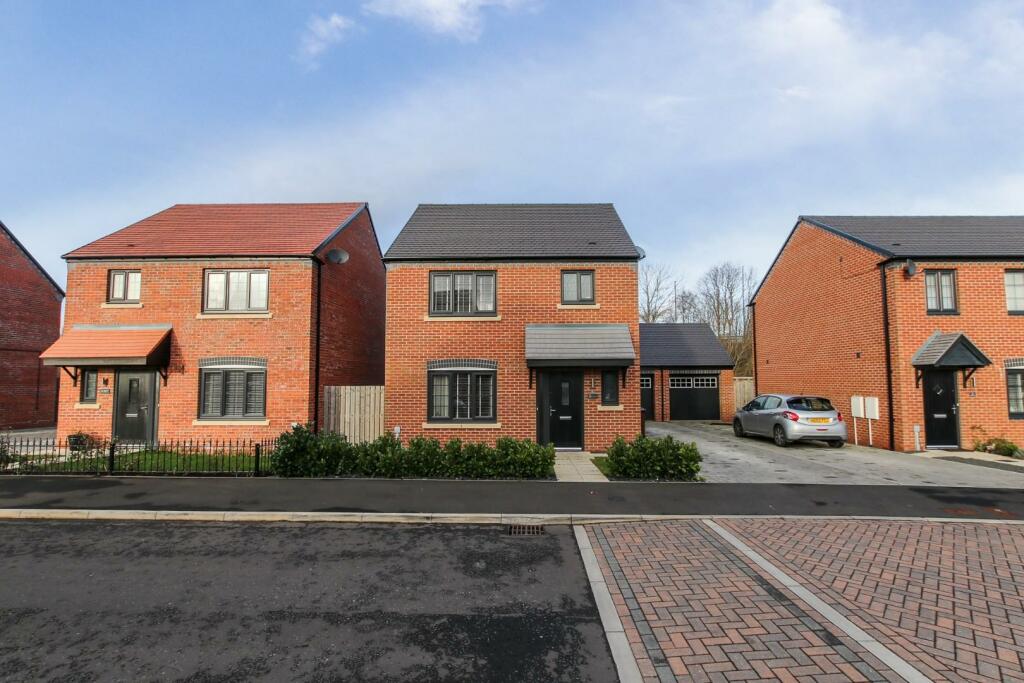 3 bedroom detached house for sale in Shepherd Court, Moorfields, NE12