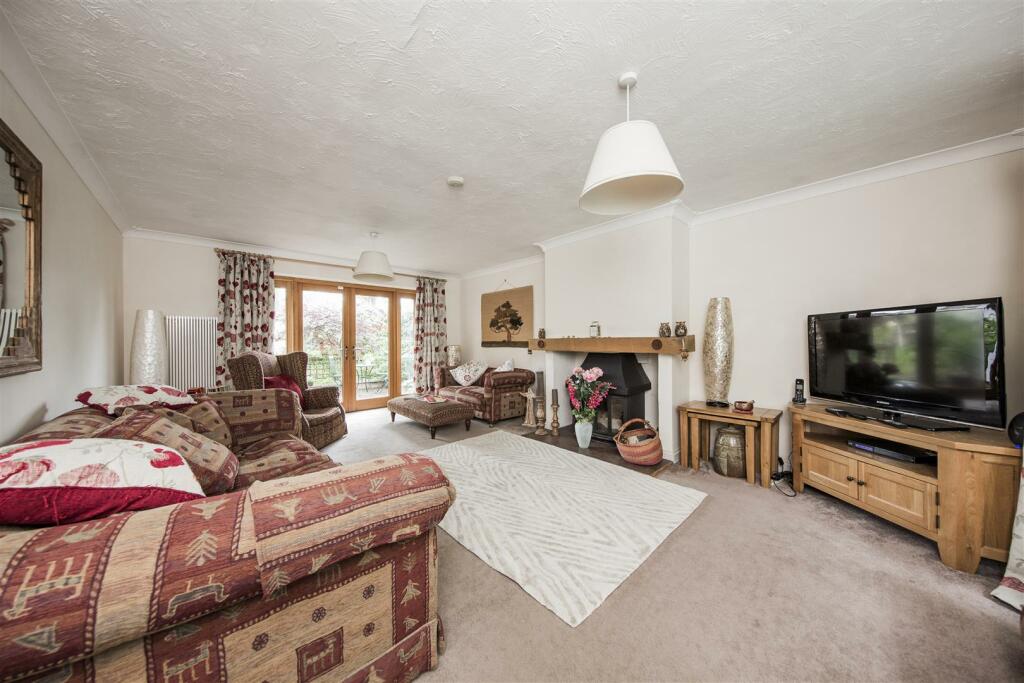Additional property image - Southfleet Avenue, Longfield
