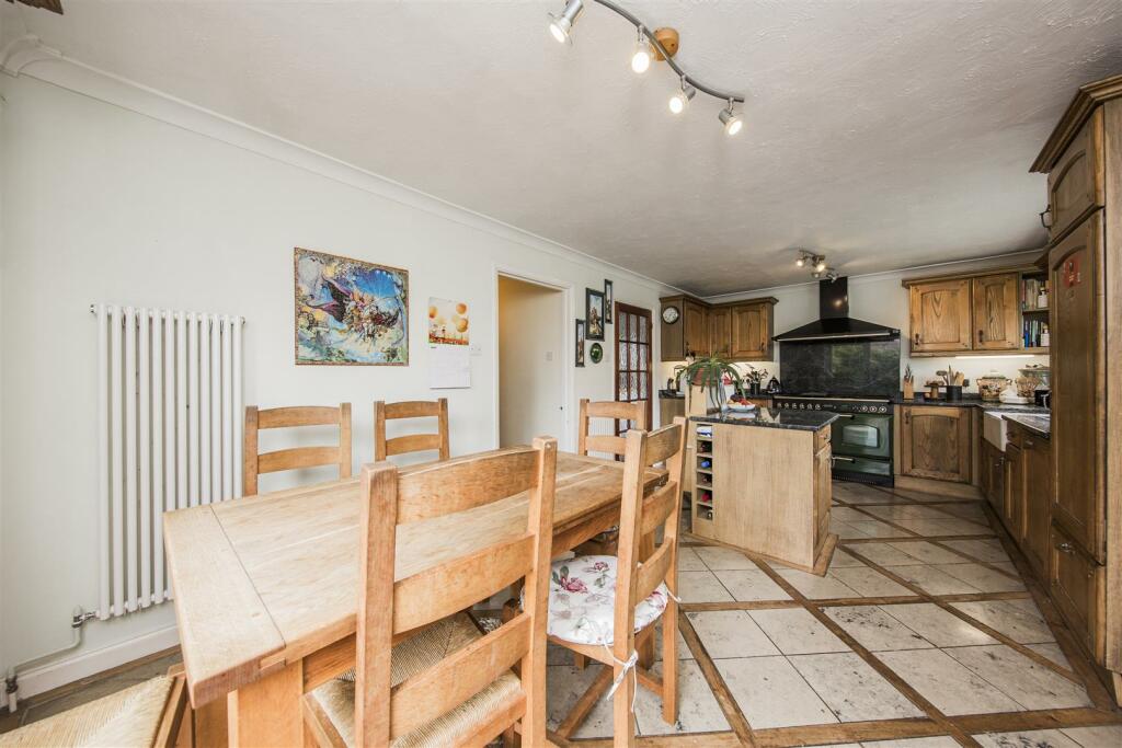 Additional property image - Southfleet Avenue, Longfield