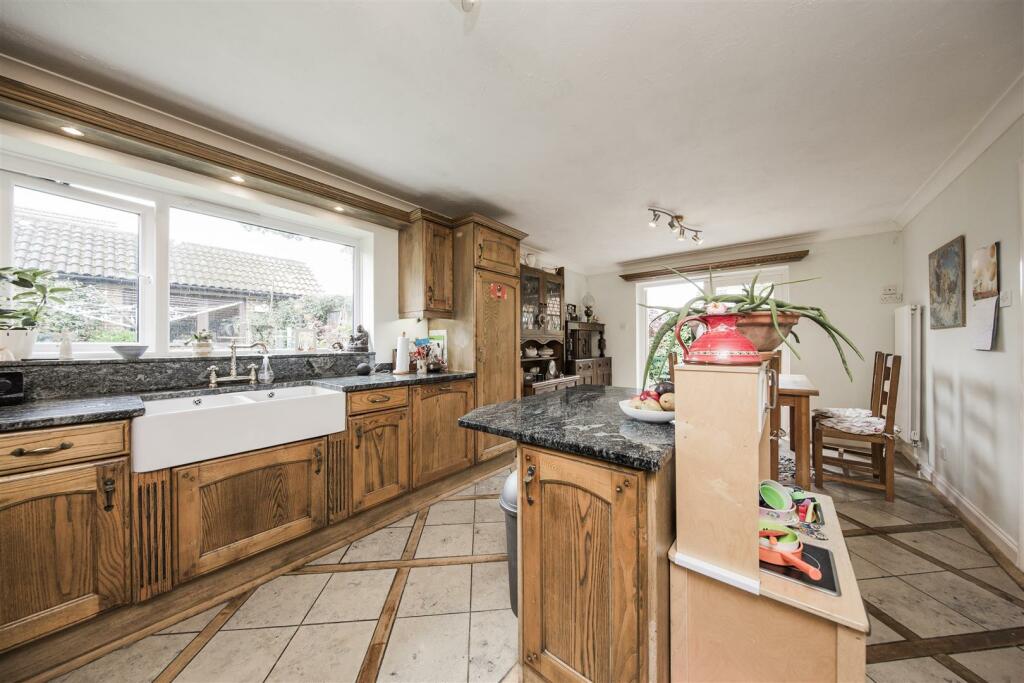 Additional property image - Southfleet Avenue, Longfield