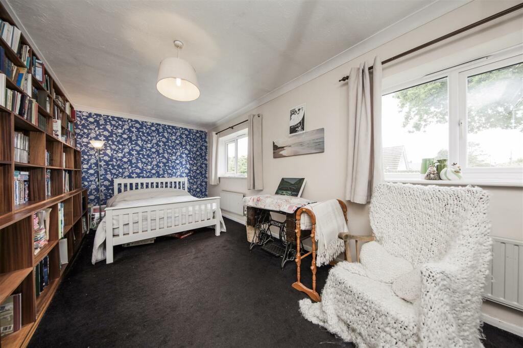 Additional property image - Southfleet Avenue, Longfield