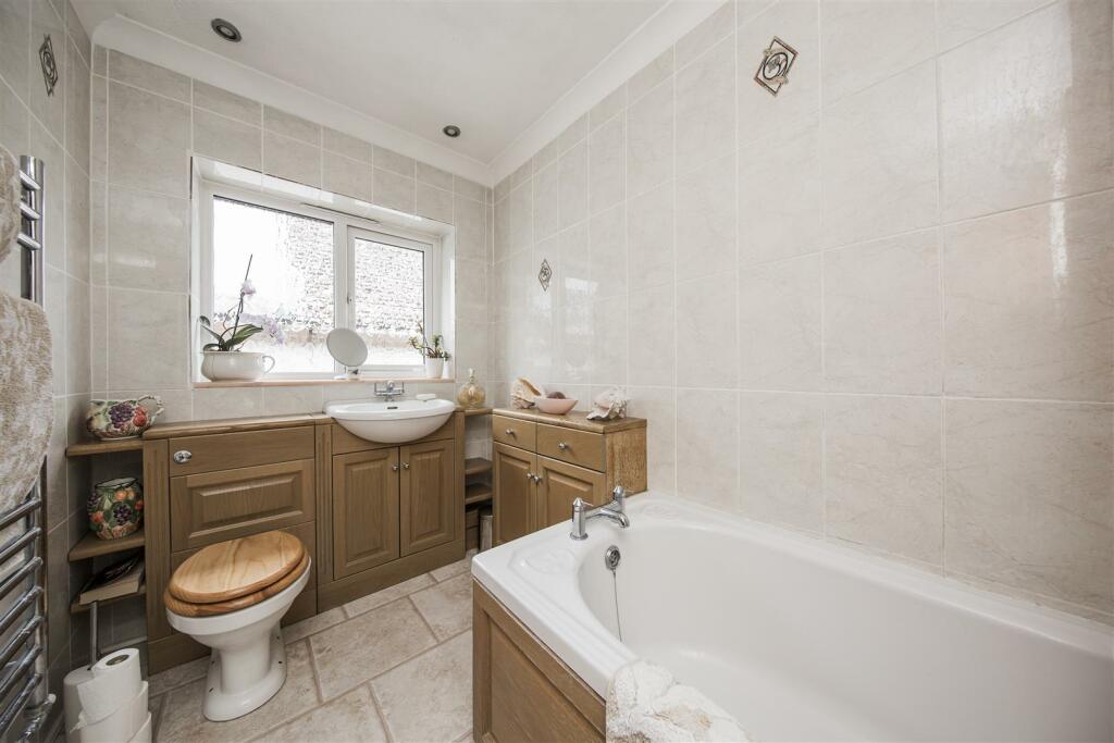 Additional property image - Southfleet Avenue, Longfield