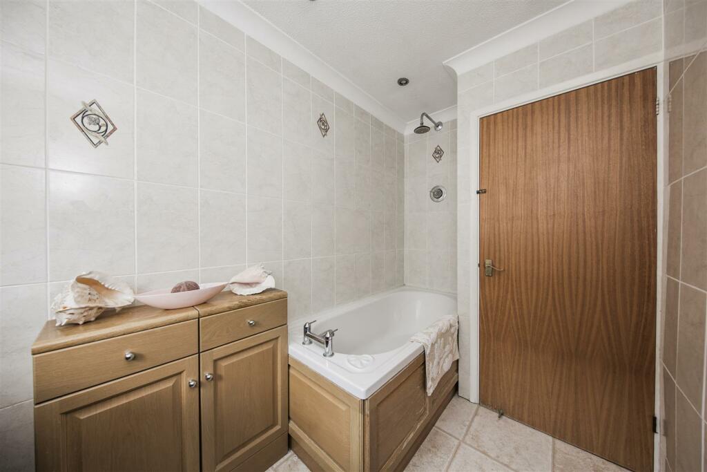 Additional property image - Southfleet Avenue, Longfield