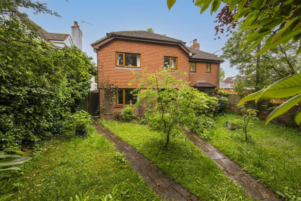 Additional property image - Southfleet Avenue, Longfield
