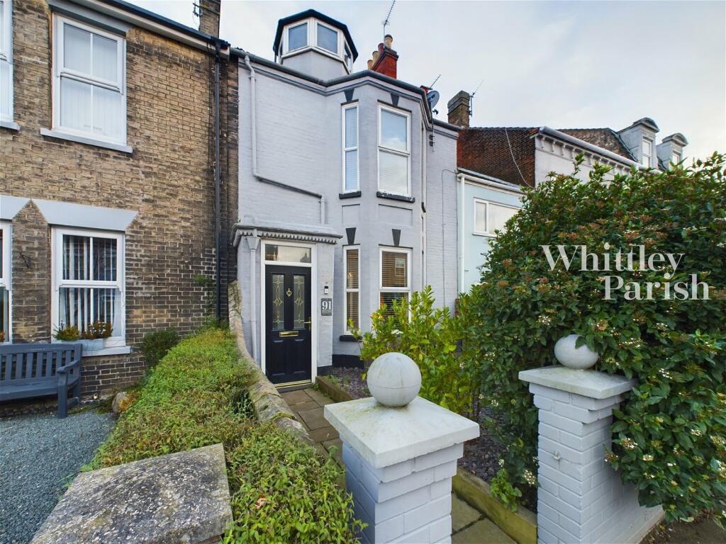 3 bedroom town house for sale in High Road, Gorleston, Great Yarmouth