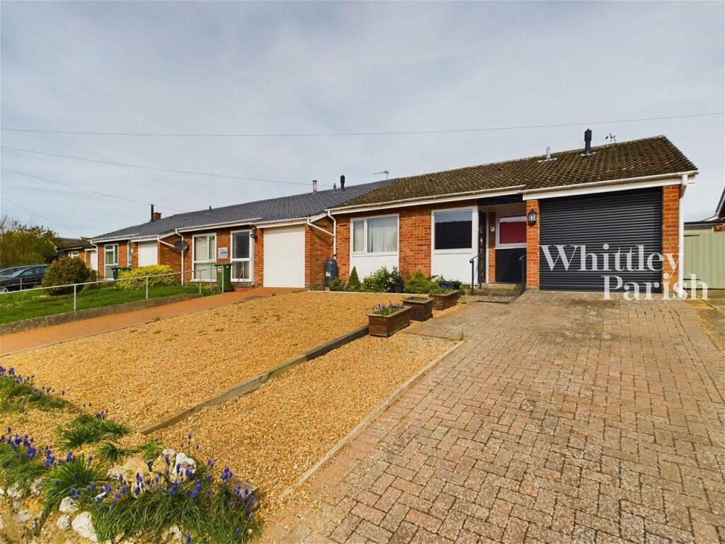 3 bedroom semidetached bungalow for sale in St. Davids Close, Long
