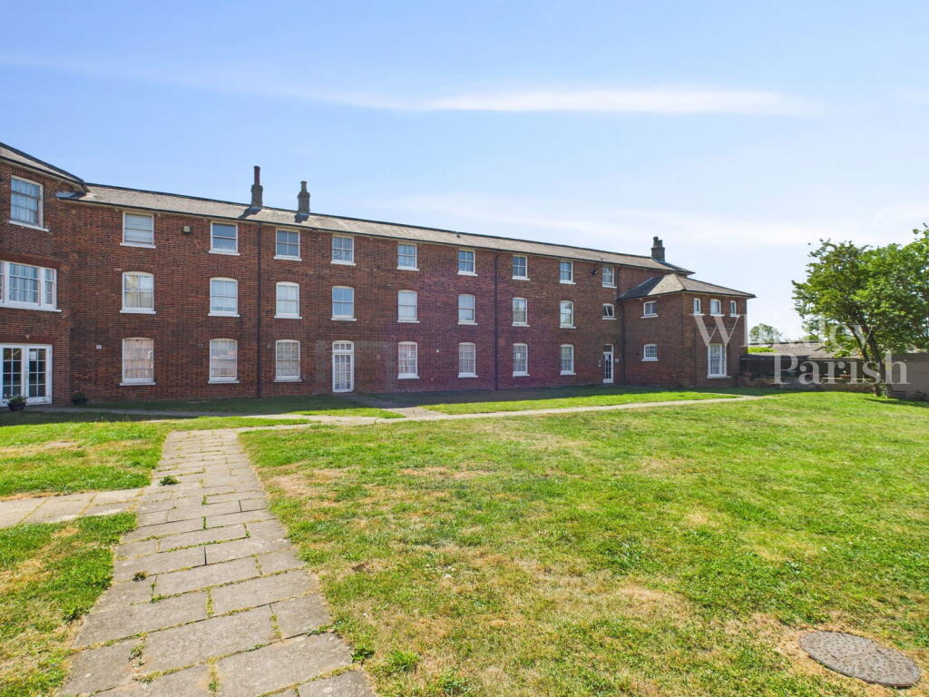 1 bedroom ground floor flat