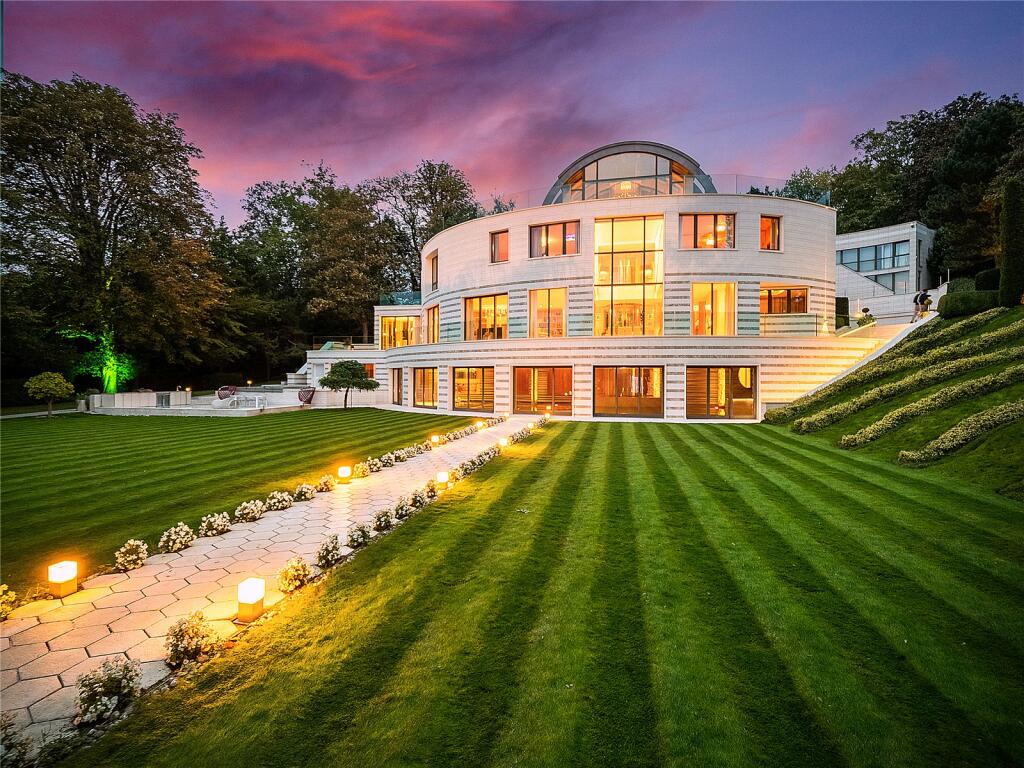 5 bedroom house for sale in Merton Lane, Highgate, London, N6