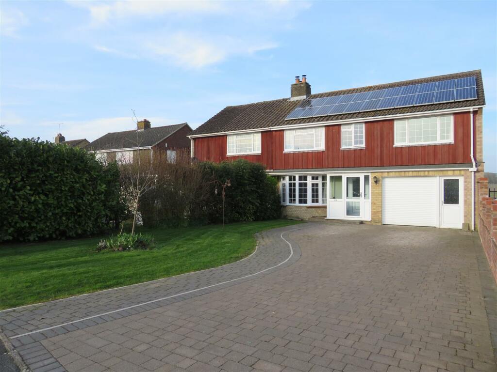 4 bedroom semidetached house for sale in Roundway Park, Devizes, SN10