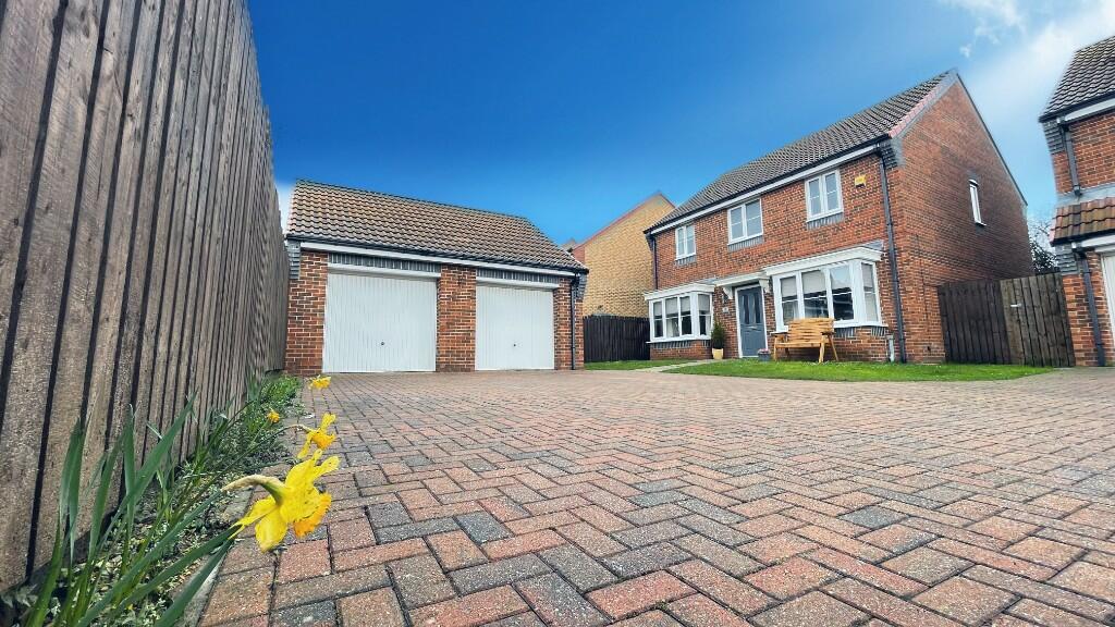 4 bedroom detached house for sale in Preston Court, Hunley Manor