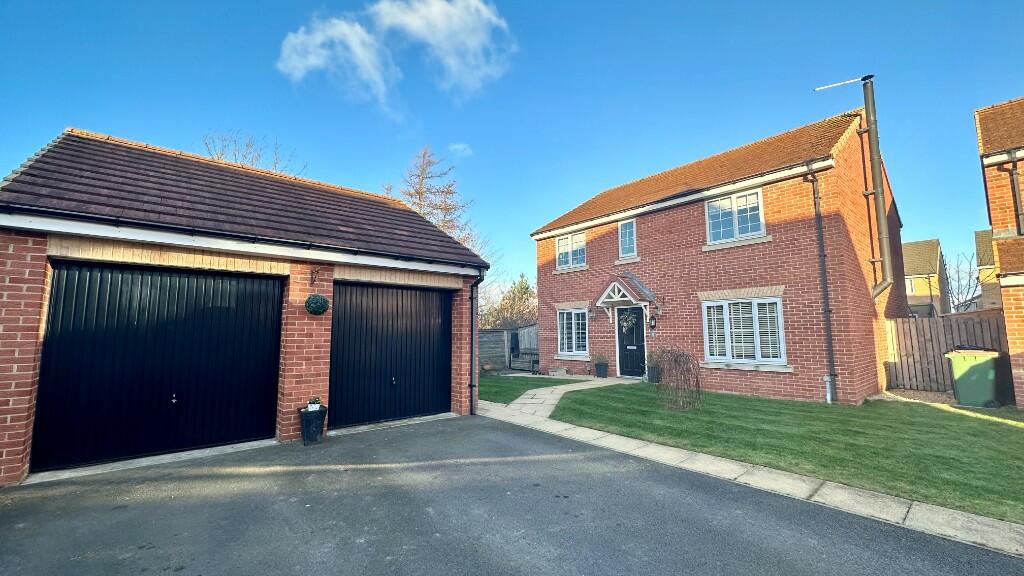 4 bedroom detached house for sale in Castlerigg Close, TS12
